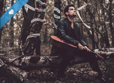 Exclusive Premiere: Gavin Davenport - Wooden Swords And May Queens